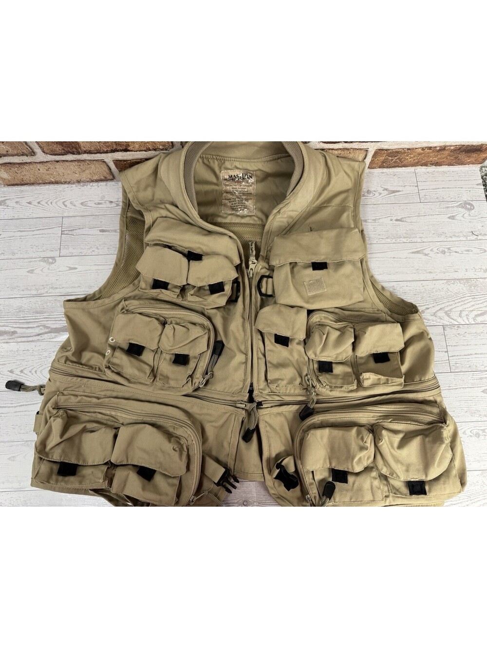 Master Sportsman Rugged Gear Khaki Medium Men Fishing Pockets Vest Outdoor